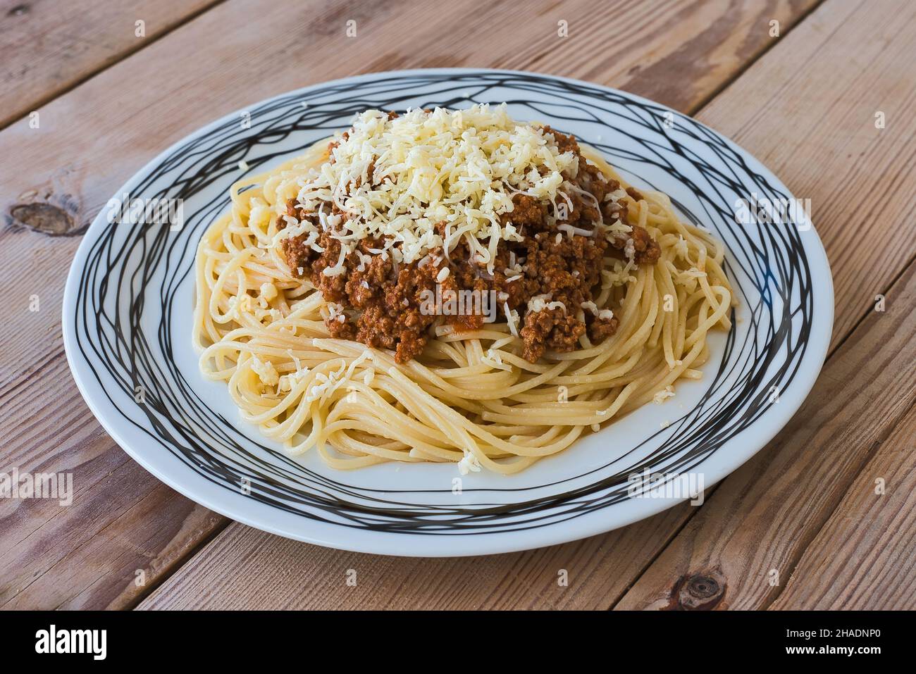Spaghetti bolognaise condito con carne macinata, makaronia me kima in Grecia Foto Stock