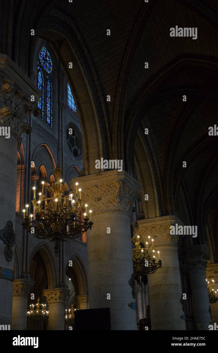 Interno della cattedrale di Notre Dame, Parigi (Francia) Foto Stock