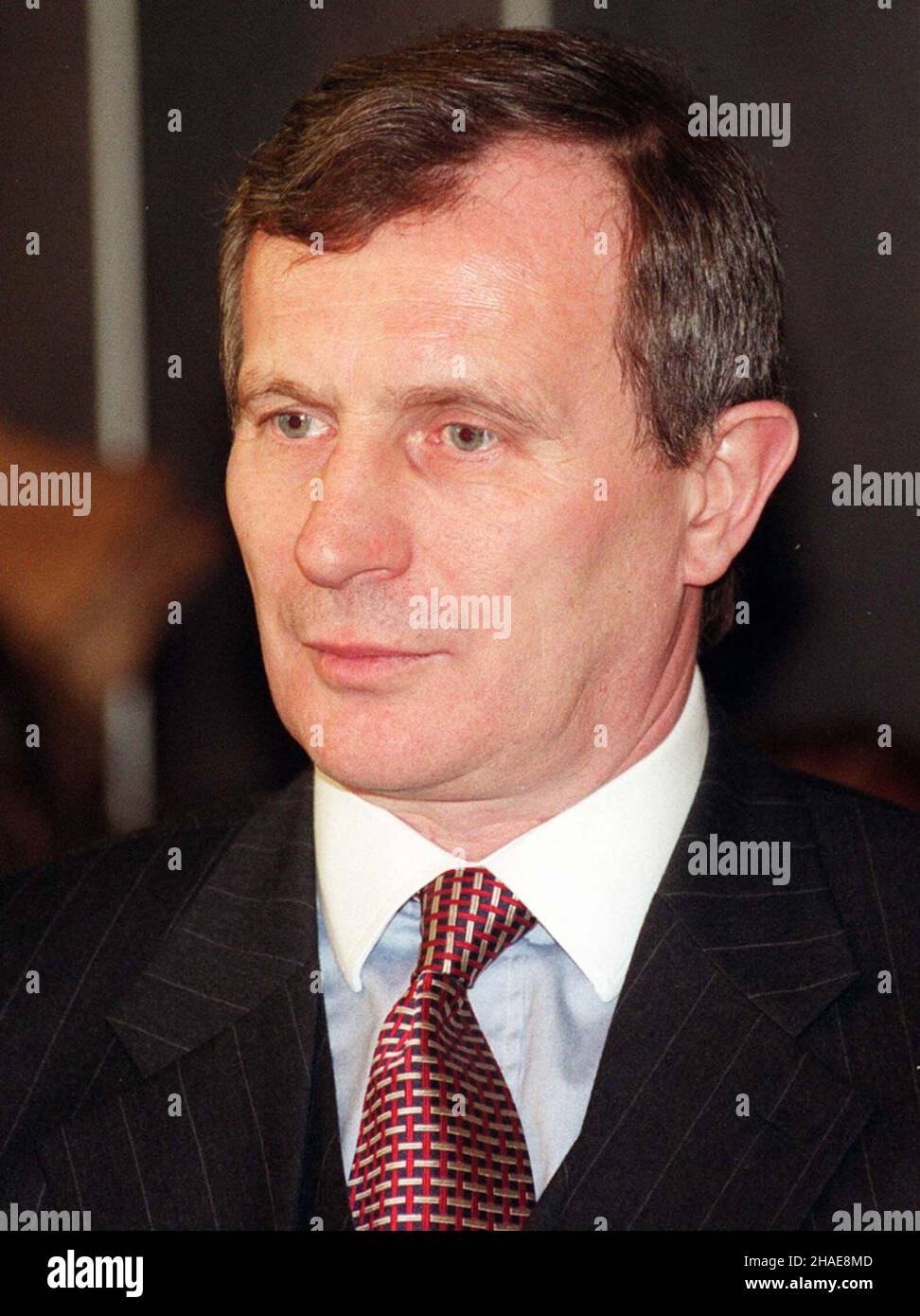 -, 10.02.1999. Ministro finansów Wêgier Zsigmand Jaraj. (sig.) PAP/Radek Pietruszka ***Miejsce wydarzenia nieustalone*** -, 10.02.1999. Zsigmand Jaraj, ministro ungherese delle Finanze dell'Estonia. (sig.) PAP/Radek Pietruszka ***luogo dell'evento sconosciuto*** Foto Stock