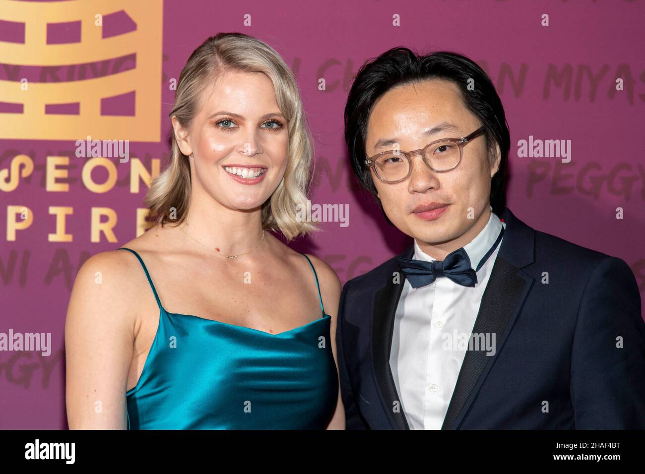 Beverly Hills, California, Stati Uniti. 11th Dic 2021. BRI Kimmel, Jimmy O. Yang partecipa al gala annuale indimenticabile 19th al Beverly Hilton, Beverly Hills, CA il 11 dicembre 2021 Credit: Eugene Powers/Alamy Live News Foto Stock