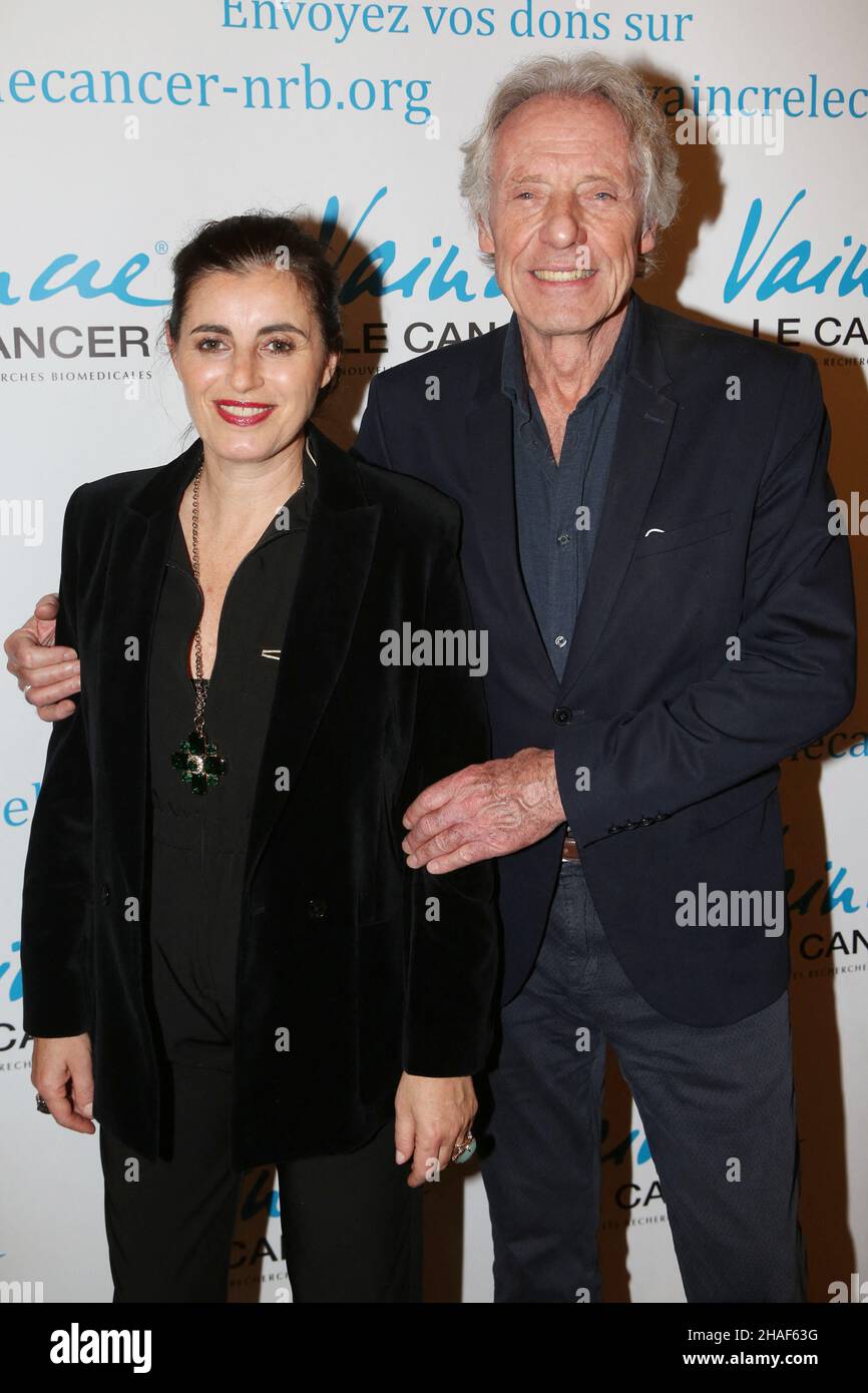 Sandrine Sarroche e Francois Bernheim partecipano al Vaincre le Cancer Benefit Party di Cercle de l'Union Interalliee, Parigi, Francia, il 12 dicembre 2021. Foto di Jerome Domine/ABACAPRESS.COM Foto Stock