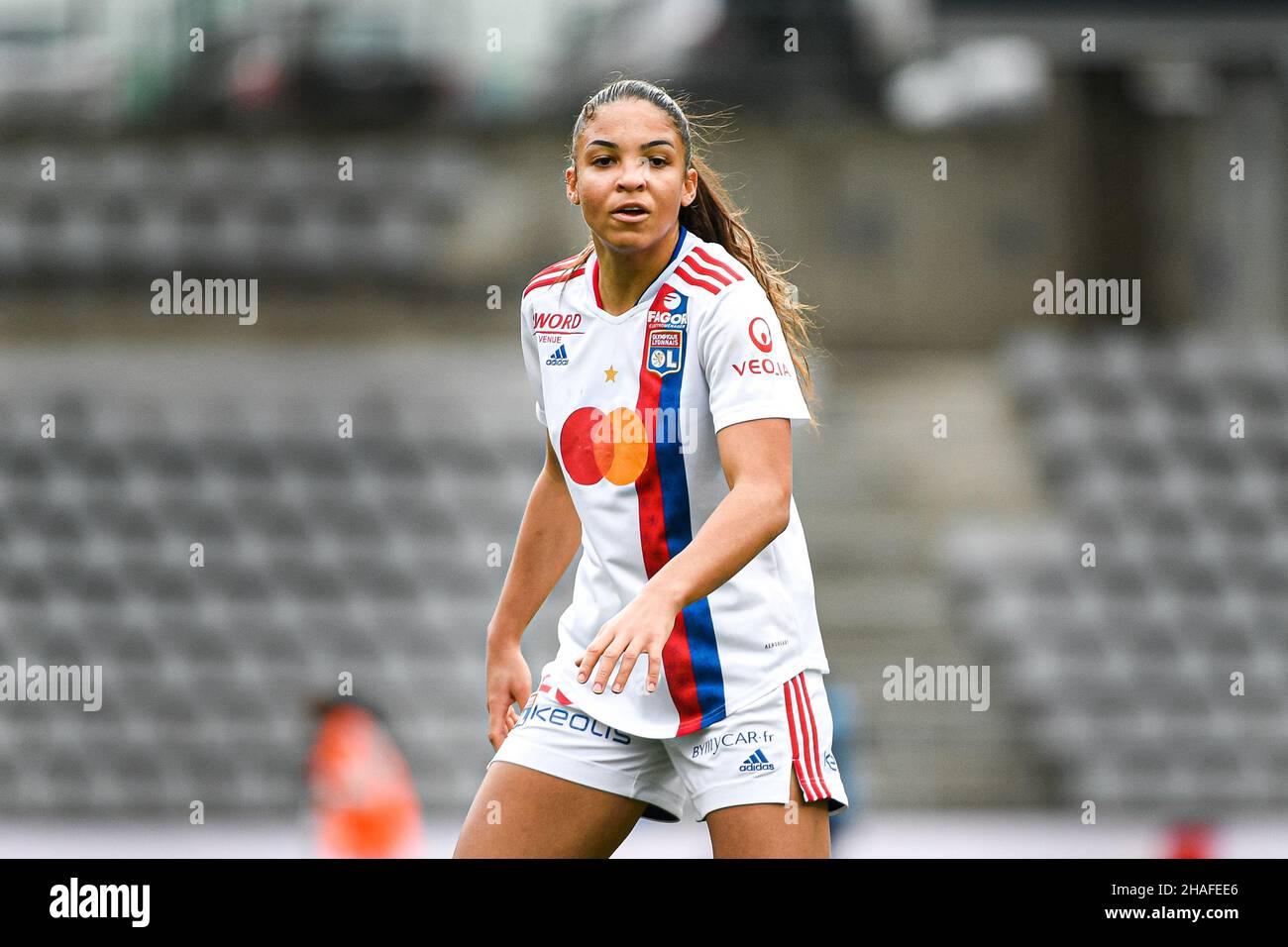 Parigi, Francia. 12th Dic 2021. Delphine Cascarino dell'Olympique Lyonnais durante il campionato femminile francese, D1 partita di calcio Arkema tra il Paris FC e l'Olympique Lyonnais (OL) il 12 dicembre 2021 presso lo stadio Charlety di Parigi, Francia. Credit: Victor Joly/Alamy Live News Foto Stock