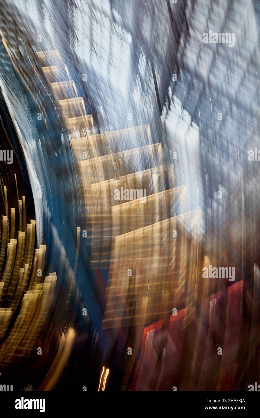 interpretazione pittorica dell'architettura utilizzando movimenti intenzionali della fotocamera Foto Stock