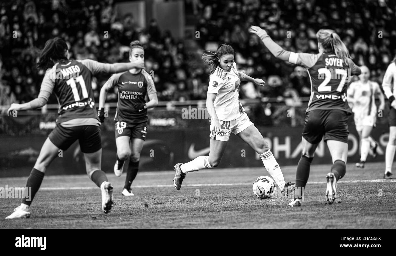 Delphine Cascarino dell'Olympique Lyonnais durante il campionato femminile francese, D1 partita di calcio Arkema tra il Paris FC e l'Olympique Lyonnais (OL) il 12 dicembre 2021 presso lo stadio Charlety di Parigi, Francia. Foto di Victor Joly/ABACAPRESS.COM Foto Stock