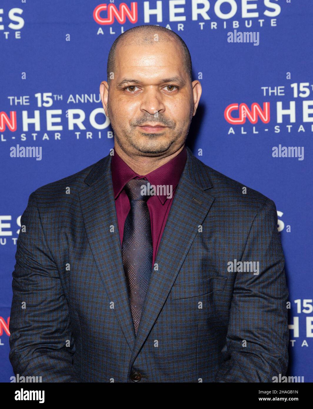 New York, Stati Uniti. 12th Dic 2021. IL sergente della polizia DEL Campidoglio DEGLI STATI UNITI Aquilino Gonell assiste 15th annuale CNN Heroes All-Star Tribute al Museo Americano di Storia Naturale (Foto di Lev Radin/Pacific Press) accreditamento: Pacific Press Media Production Corp./Alamy Live News Foto Stock