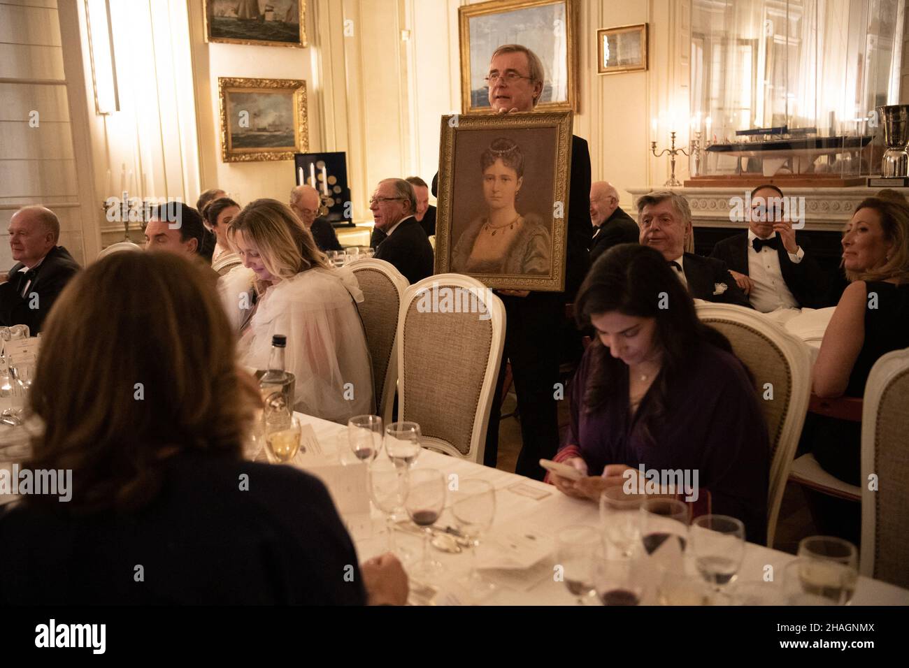 Il Principe Stephane Belosselsky partecipa alla cena organizzata dall'Assemblea della nobiltà russa in Francia (A.N.R.F.), Presidente del Principe Stephane Belosselsky allo Yacth Club de France, il 10 dicembre 2021 a Parigi, Francia. Foto di David Niviere/ABACAPRESS.COM Foto Stock