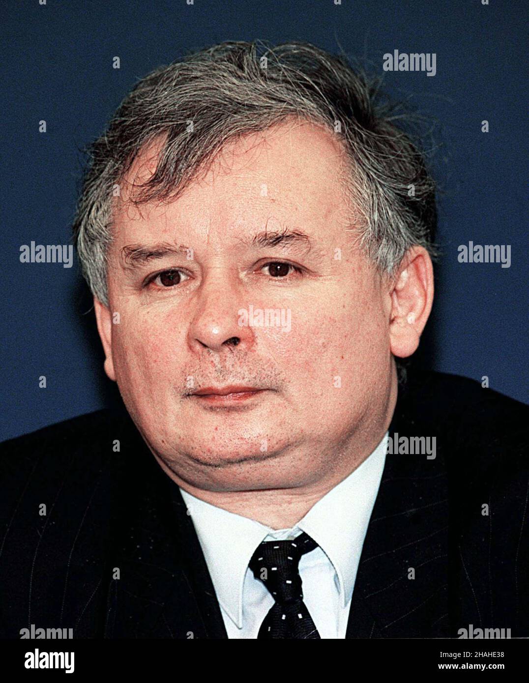 Warszawa, 19.07.2001. Ministro sprawiedliwoœci - Jaros³aw Kaczyñski. (sig.) PAP/Radek Pietruszka Varsavia, 19.07.2001. Ministro della Giustizia Jaroslaw Kaczynski. (sig.) PAP/Radek Pietruszka Foto Stock
