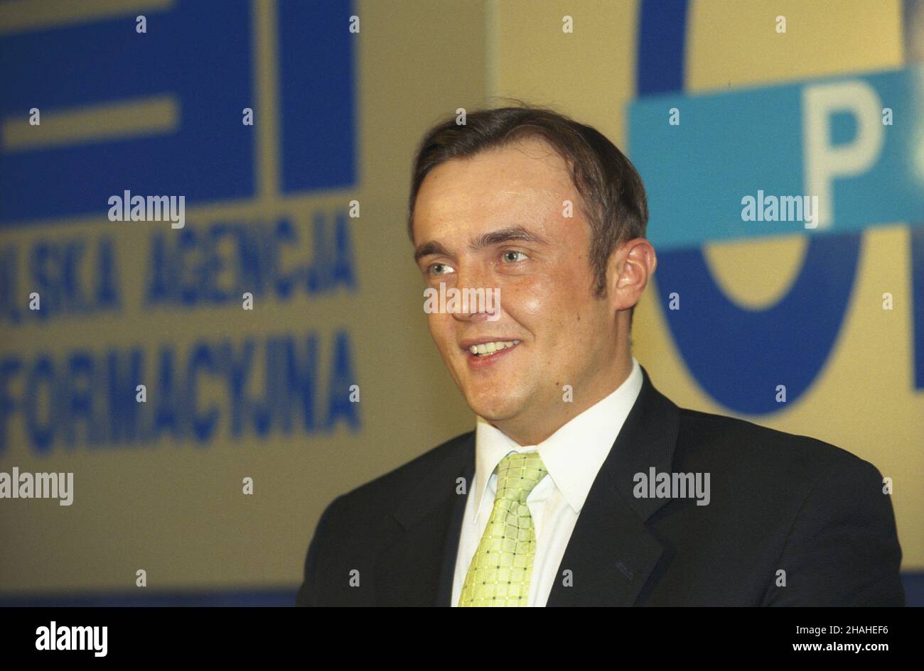 Warszawa 27.03.2002. Spotkanie Wielkanocne z korespondentami zagranicznymi w Centrum Prasowym Polskiej Agencji Informacyjnej przy ul. Bagatela. NZ. Prezes zarz¹du PAI Rafa³ Steffen. uu PAP/Grzegorz Rogiñski Varsavia 27 marzo 2002. Incontro pasquale con corrispondenti stranieri presso il Centro Stampa dell'Agenzia Polacca per l'informazione (PAI) in via Bagatela. Nella foto: presidente del consiglio di amministrazione del PAI Rafal Steffen. uu PAP/Grzegorz Roginski Foto Stock