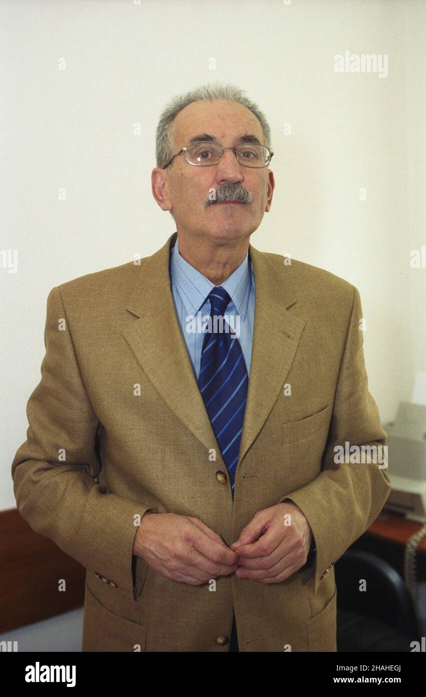 Warszawa 27.03.2002. Polska Agencja Informacyjna (PAI). NZ. cz³onek zarz¹du PAI Pawe³ Deresz w siedzibie agencji przy ul. Bagatela. uu PAP/Grzegorz Rogiñski Varsavia 27 marzo 2002. Agenzia polacca per l'informazione (PAI). Nella foto: membro del consiglio di amministrazione PAI Pawel Deresz nella sede PAI in via Bagatela. uu PAP/Grzegorz Roginski Foto Stock