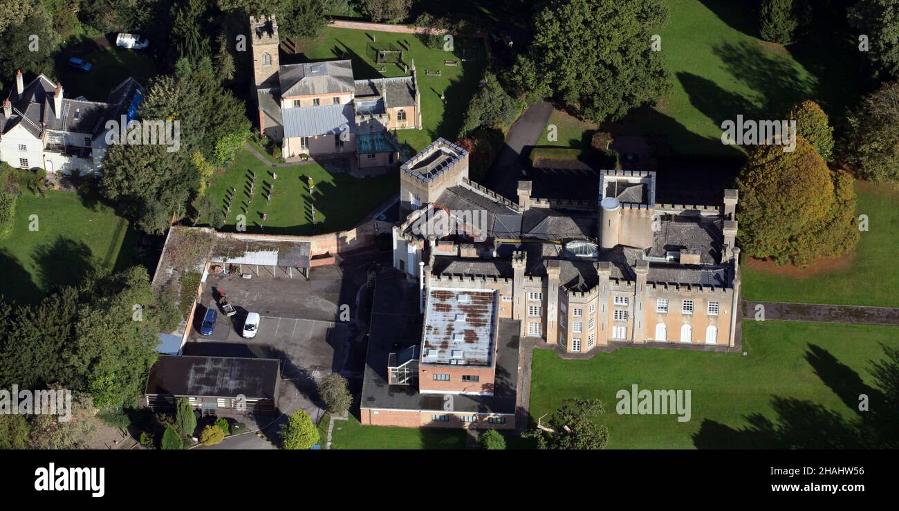 Vista aerea di Tollerton Hall & St Peter's Church, Tollerton Nottinghamshire Foto Stock