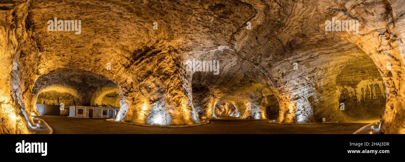 Panorama della grotta di sale Tuz Terapi Merkezi a Tuzluca, Anatolia orientale, Turchia Foto Stock