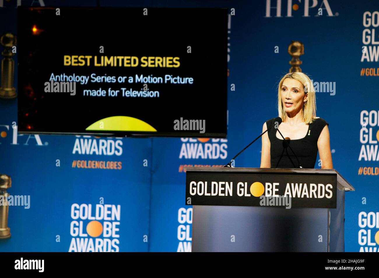Beverly Hills, Stati Uniti. 13th Dic 2021. Beverly Hills, CA - DEC 13: Helen Hoehne annuncia le "79th annue Golden Globe Awards Nominations" al Beverly Hilton Hotel il 13 dicembre 2021 a Beverly Hills, CA. Credit: Craig Hatori/imageSPACE Credit: Imagespace/Alamy Live News Foto Stock