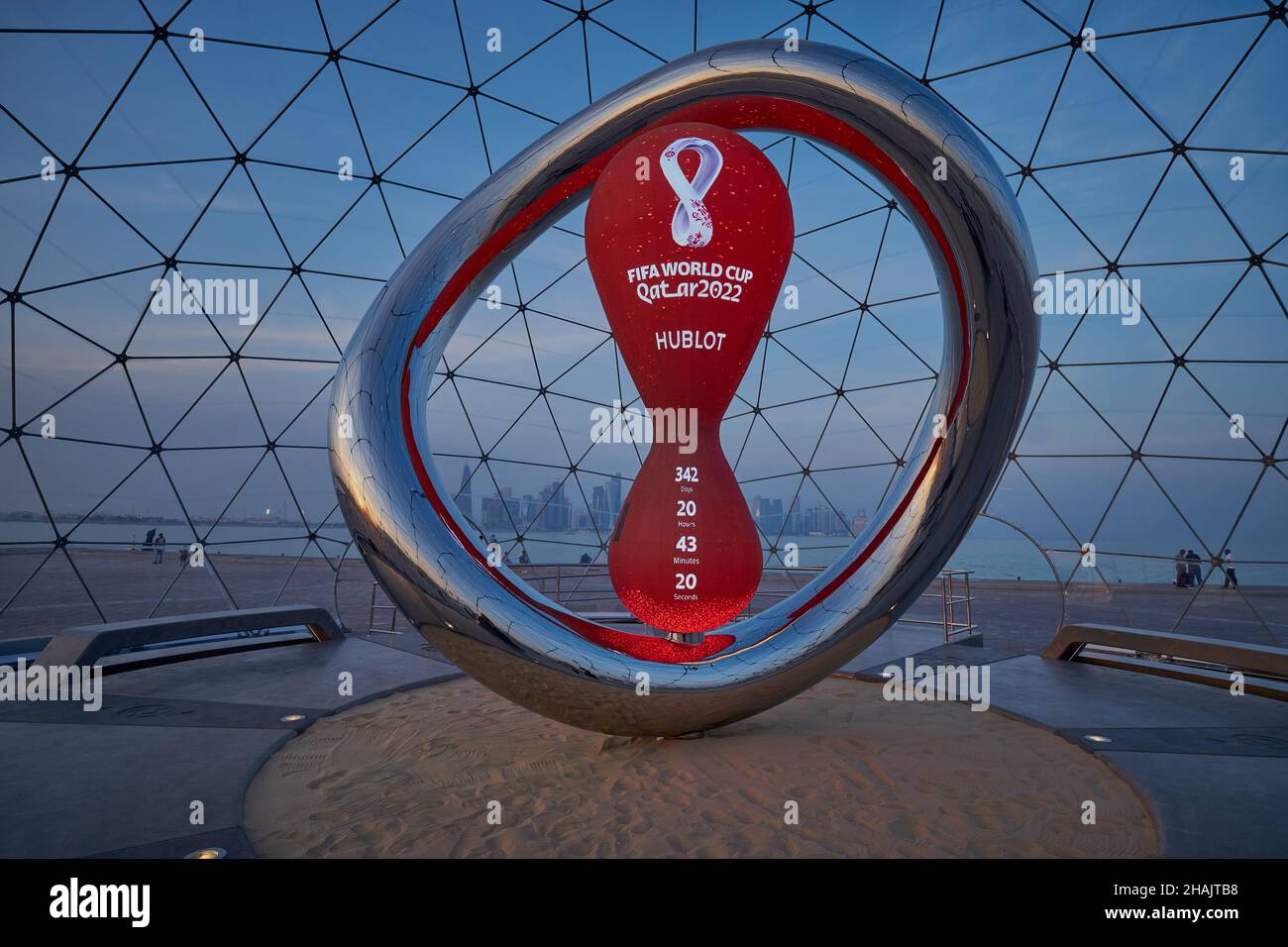 L'Official Countdown Clock della Coppa del mondo FIFA Qatar 2022, powered by Hublot, è stato presentato domenica 21 novembre a Doha Qatar Foto Stock