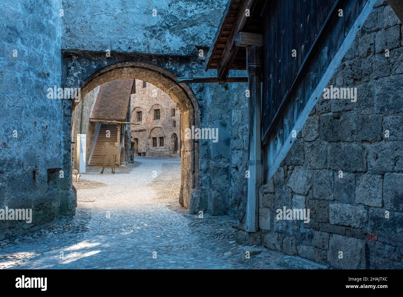 Belle corti medievali del Castello di Burghausen in Baviera, Germania Foto Stock