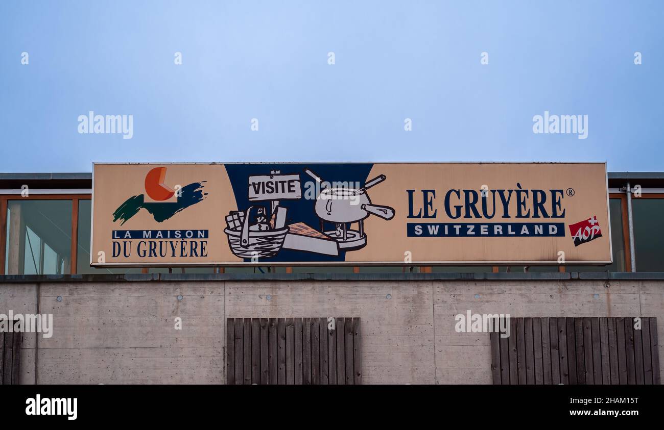 Gruyeres, Svizzera - 23 novembre 2021: Celebre caseificio svizzero la Maison du Gruyere. Foto Stock