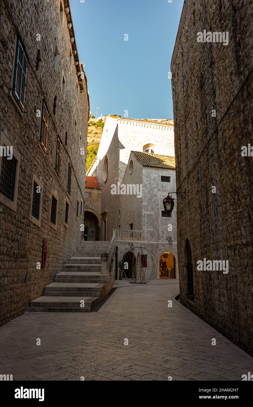 Centro di Dubrovnik, strade e mura. Croazia Foto Stock