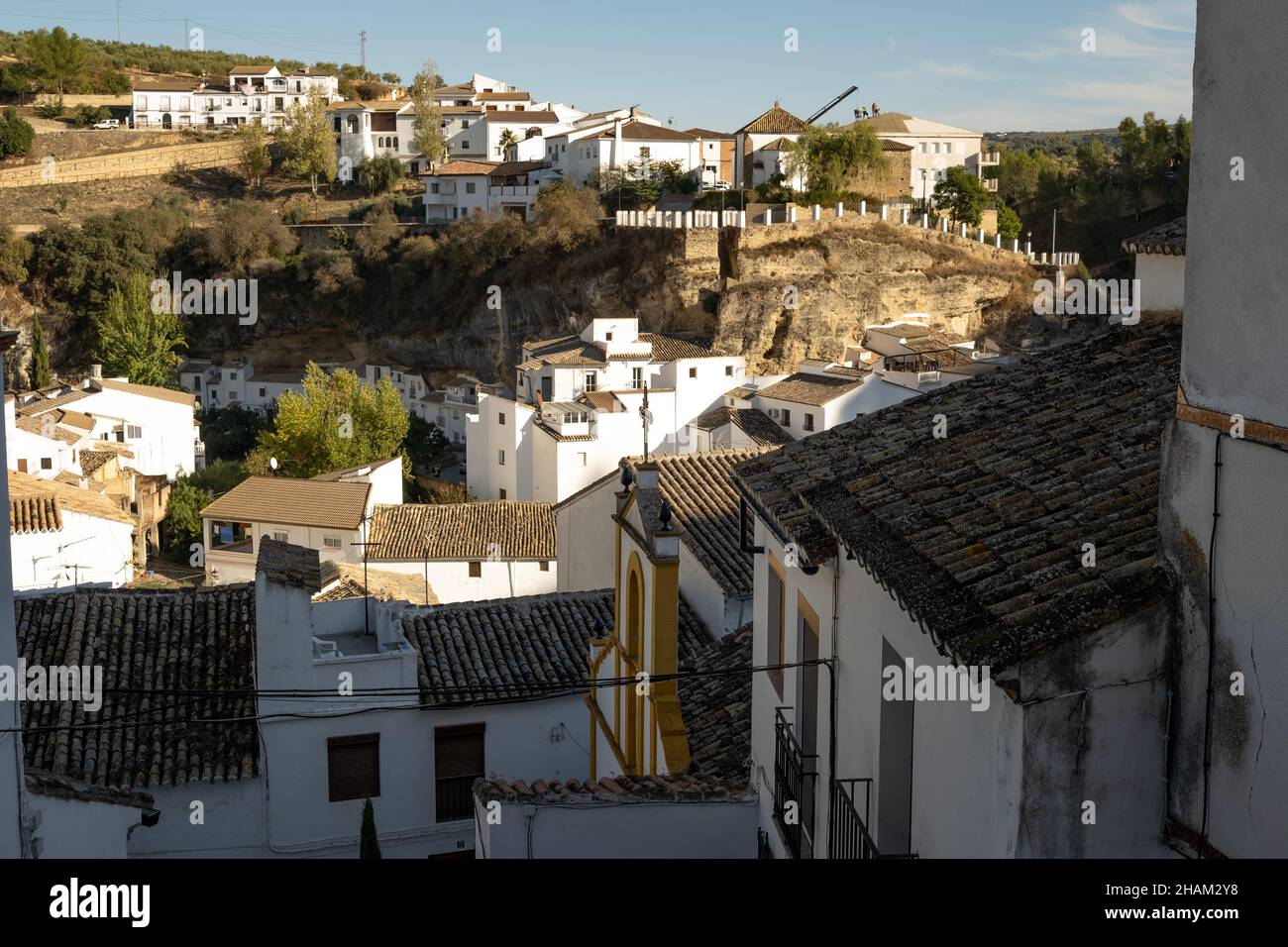 Tipico villaggio bianco nel sud dell'Andalusia, Spagna Foto Stock