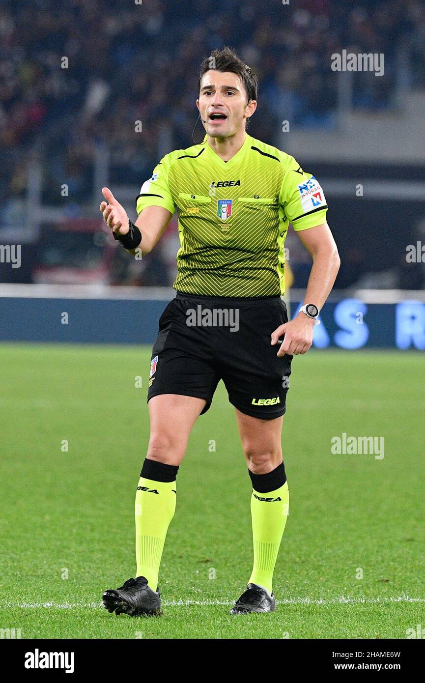 Roma, Italia. 13th Dic 2021. Alessandro Printer arbitro durante il Campionato Italiano di Calcio una partita 2021/2022 tra AS Roma vs Spezia Calcio allo Stadio Olimpico di Roma il 13 dicembre 2021. Credit: Independent Photo Agency/Alamy Live News Foto Stock