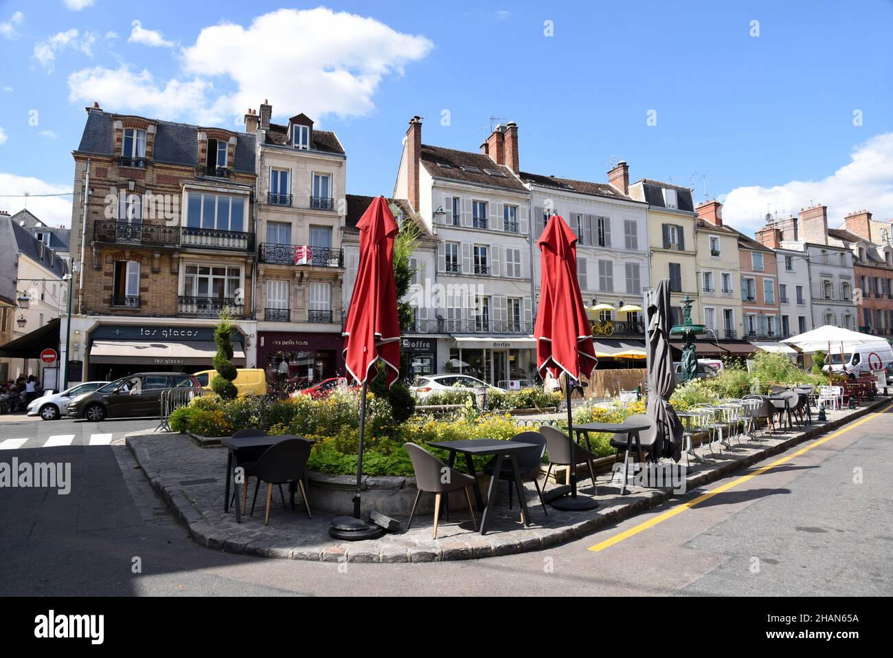 Fontainebleau (zona Parigi, Francia): Via Òrue GrandeÓ nel centro della città Foto Stock