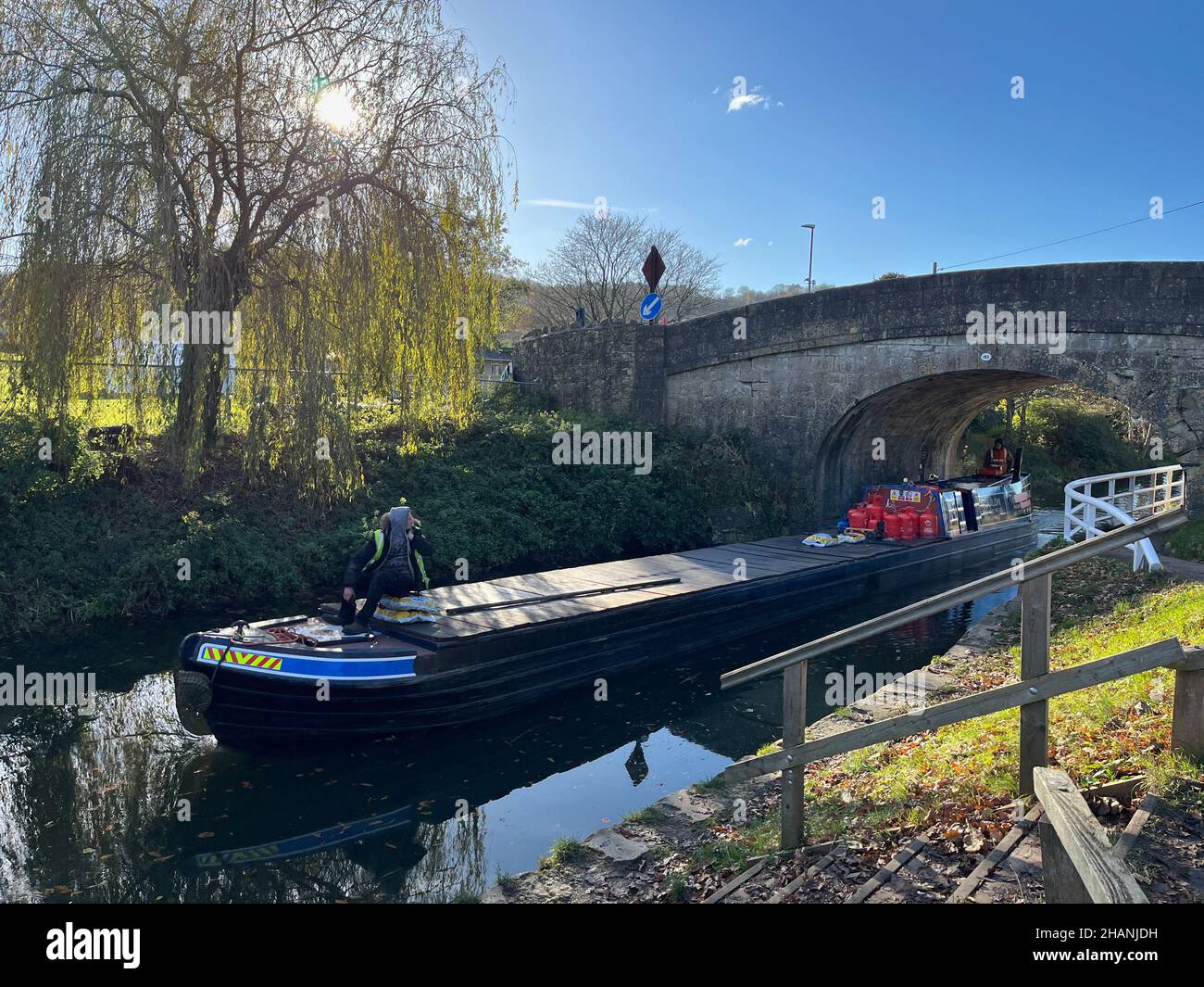 Un motoscafo sul canale Kennett e Avon Foto Stock