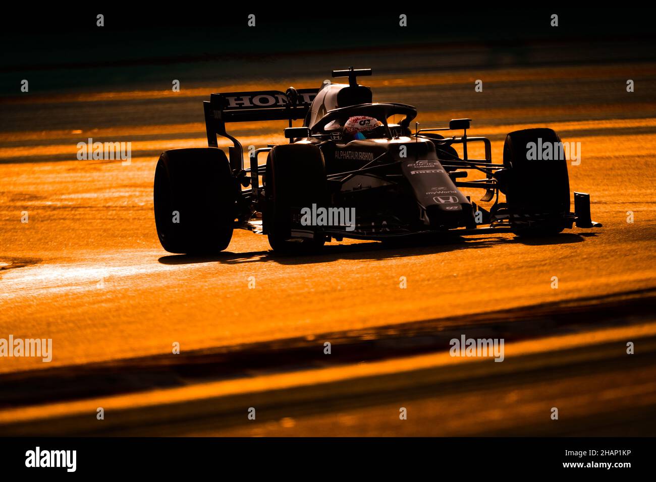 22 TSUNODA Yuki (jap), Scuderia AlphaTauri, in azione durante i test post-stagione 2021 dal 14 al 15 dicembre 2021 sul circuito Yas Marina, a Yas Island, Abu Dhabi - Foto: Antonin Vincent/DPPI/LiveMedia Foto Stock
