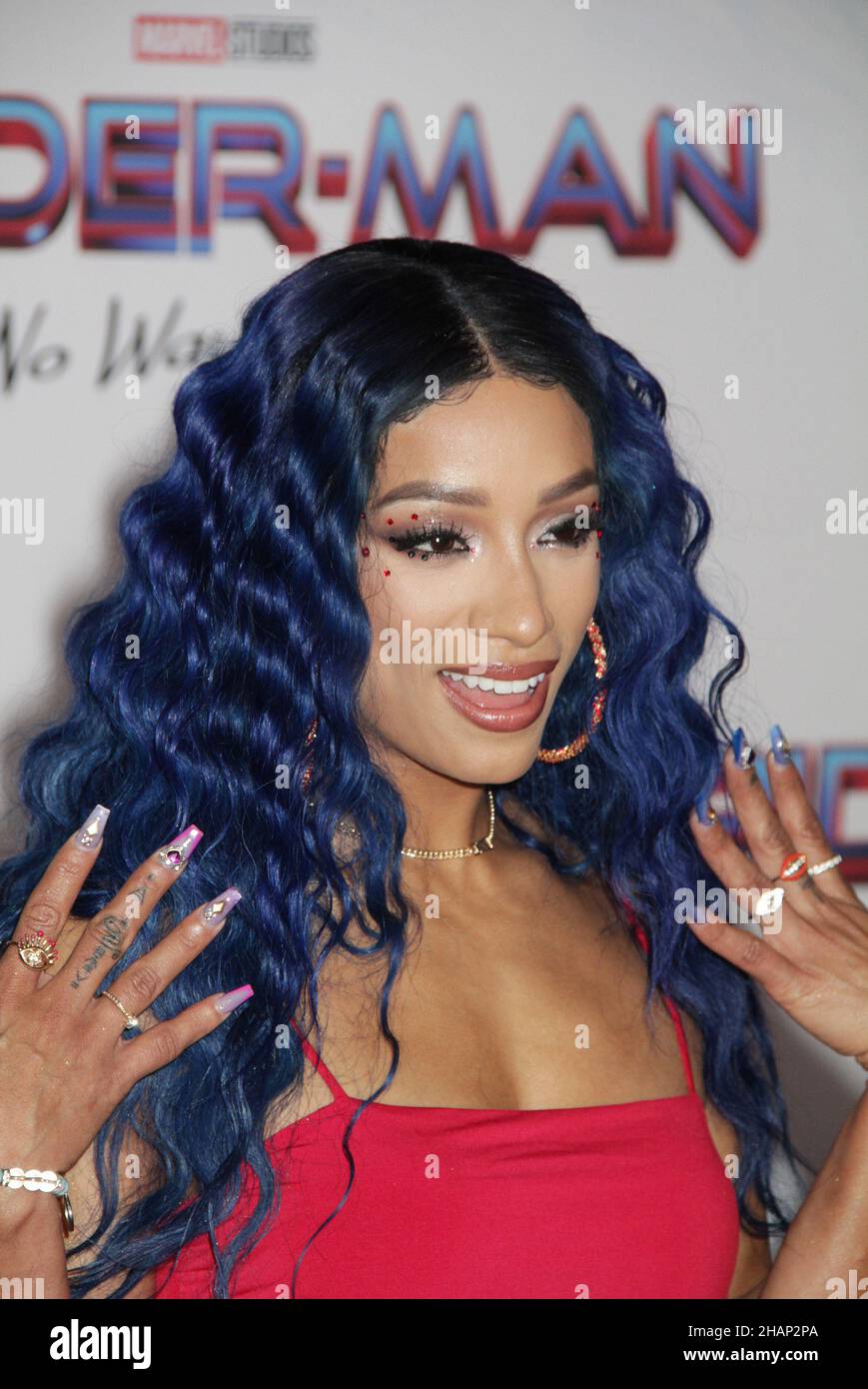 Sasha Banks 12/13/2021 la Premiere di Los Angeles di 'Spider-Man: No Way Home' tenuto al Regency Village Theatre di Los Angeles, CA Foto: Cronos/Hollywood News Foto Stock