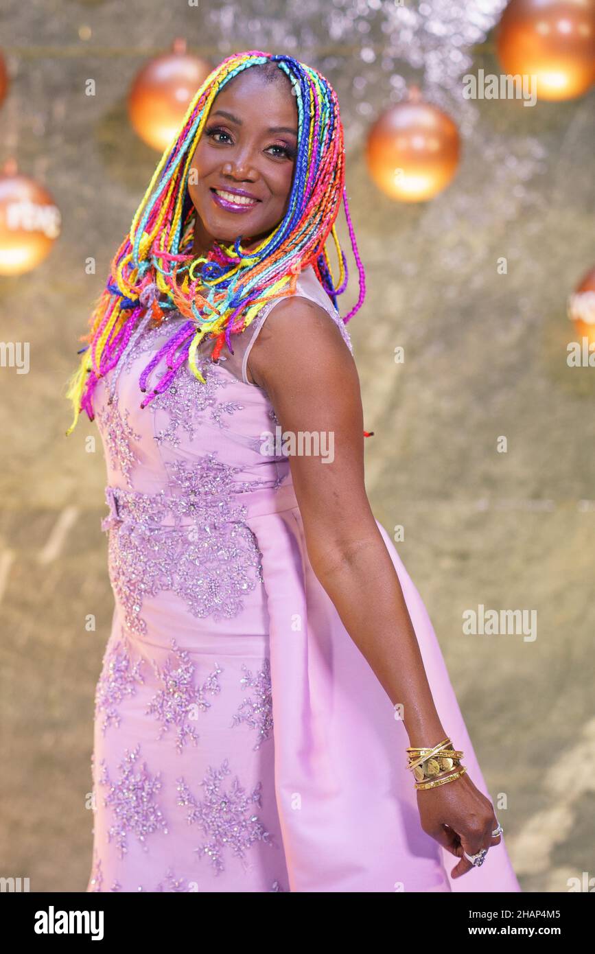 Madrid, Spagna. 14th Dic 2021. Lucrecia si pone a una fotocall durante la presentazione della programmazione natalizia di RTVE 'la Navidad que quieres' a Madrid. (Foto di Atilano Garcia/SOPA Images/Sipa USA) Credit: Sipa USA/Alamy Live News Foto Stock