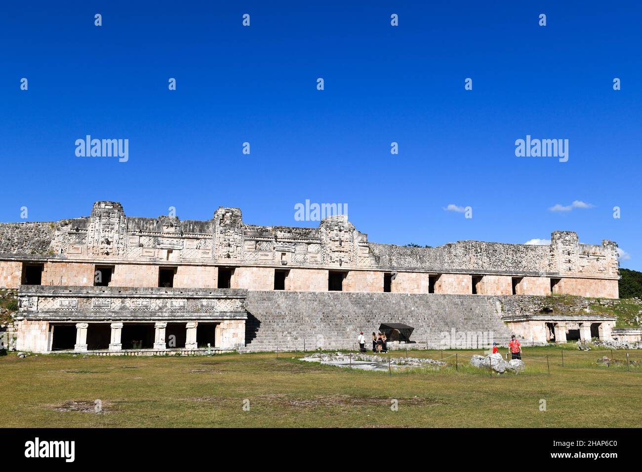 Uxmal è un'antica città Maya situata nell'attuale Messico dello Yucatan. È considerato uno dei più importanti siti archeologici Maya Foto Stock