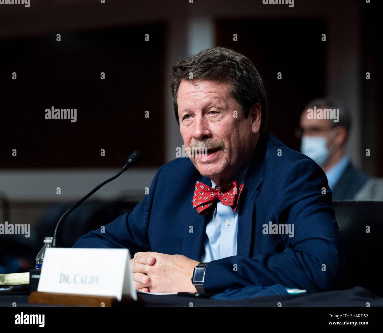 Washington, DC, Stati Uniti. 14th Dic 2021. Washington, DC, Stati Uniti: ROBERT CALIFF, MD, candidato per essere Commissario di cibo e droghe, Food and Drug Administration (FDA), Dipartimento di Salute e servizi umani, parlando ad un'audizione del Senato Salute, Istruzione, lavoro, e pensioni Comitato Educazione. (Credit Image: © Michael Brochstein/ZUMA Press Wire) Foto Stock