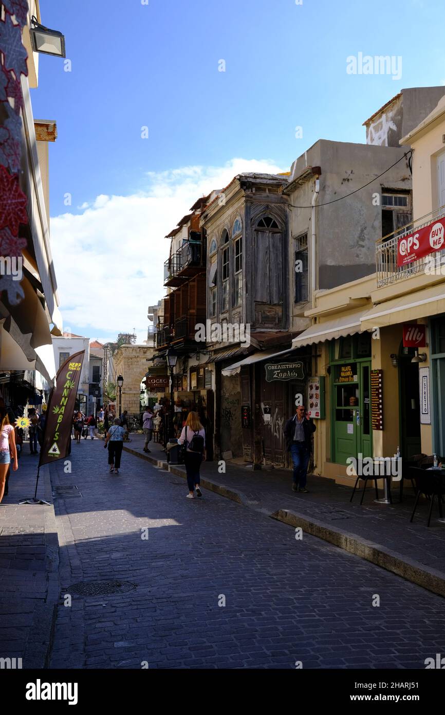 Scena stradale a Rethymno, Creta, Grecia Foto Stock