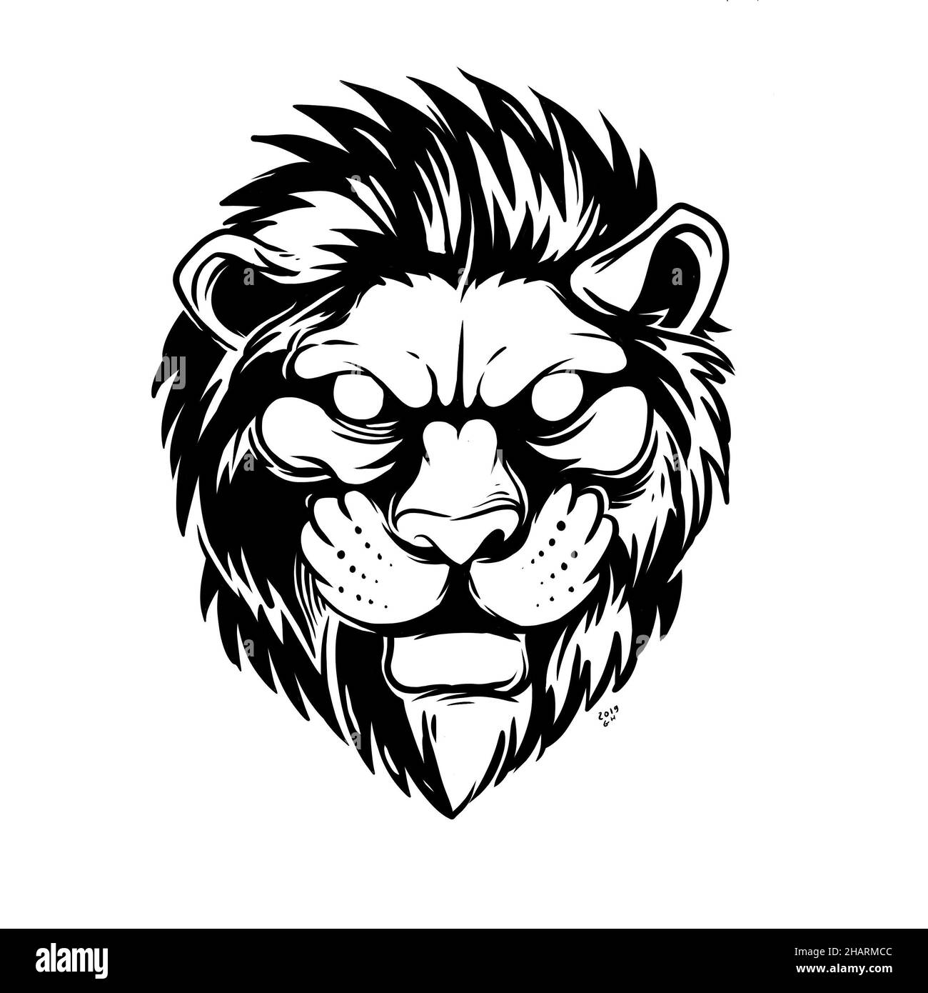 una faccia di leone in modalità allerta. un'illustrazione disegnata a mano di una testa di animale selvatico. disegno di arte di linea per emblema, poster, adesivo, tatuaggio, ecc. Foto Stock