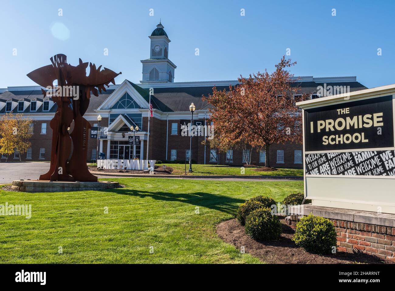 **FOTO DEL FILE** il Principal alla i Promise School di Lebron James si dimette dopo aver assertivamente assaltato lo studente AKRON, OH - NOVEMBRE 07: Vista della Lebron James i Promise School di Akron, Ohio, il 7 Novembre 2021. Credito: DeeCee carter/MediaPunch Foto Stock