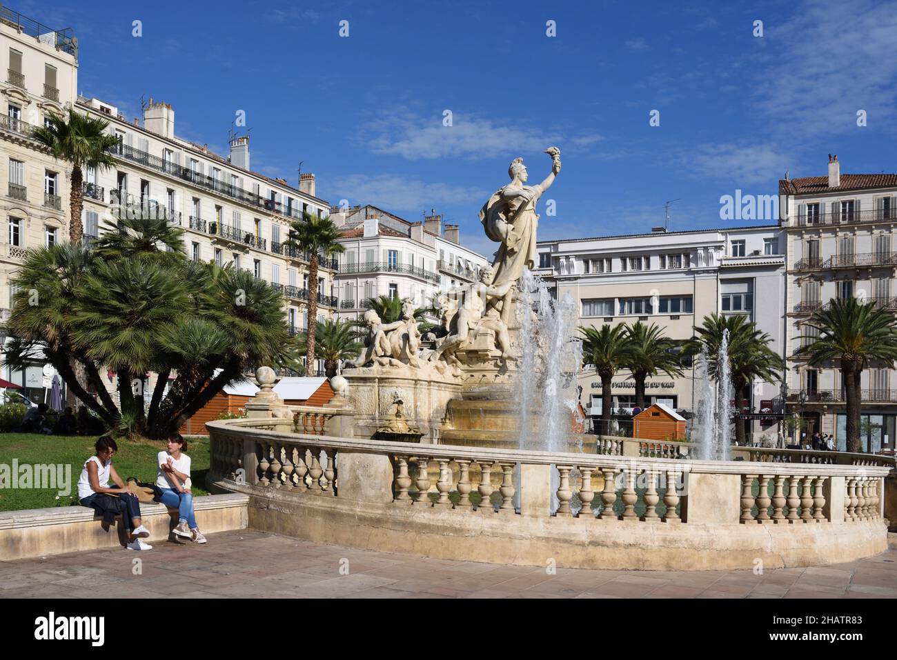 Fontana di strada monumentale o Fontaine de la Fédération (1890) Place de la Liberté piazze simboleggia la Statua della libertà inviati negli Stati Uniti Tolone Francia Foto Stock