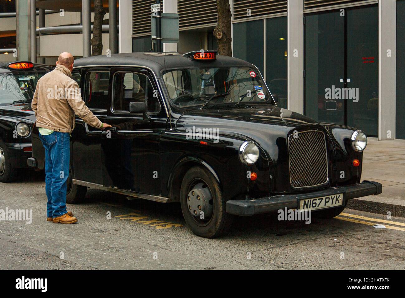 Londra, Regno Unito; marzo 16th 2011: Taxi tipico di Londra. Foto Stock