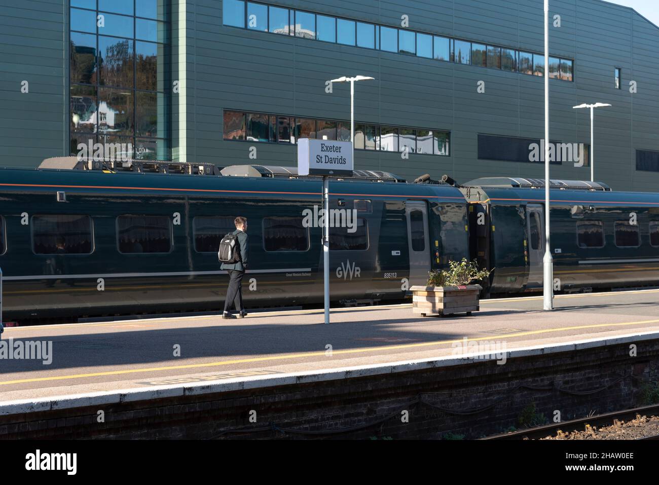 Exeter, Devon, Inghilterra, Regno Unito. 2021. Piattaforme di staion ferroviarie di Exeter St Davids nell'area del Great Western nel West Country, Regno Unito. Foto Stock