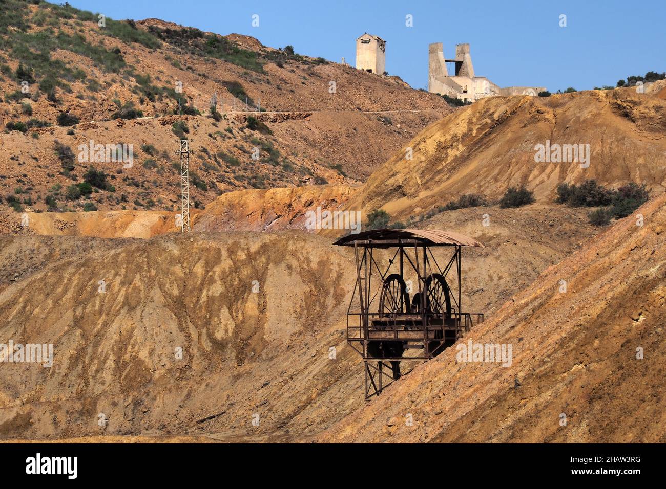 Torre tortuosa con ruote in metallo, Mazarron, Murcia, Spagna Foto Stock