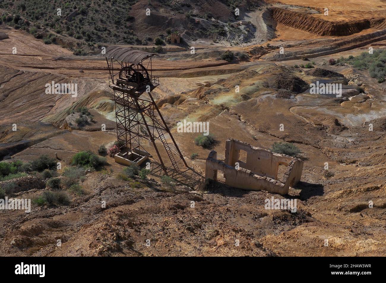 Torre in ferro sul sito della miniera, Mazarron, Murcia, Spagna Foto Stock