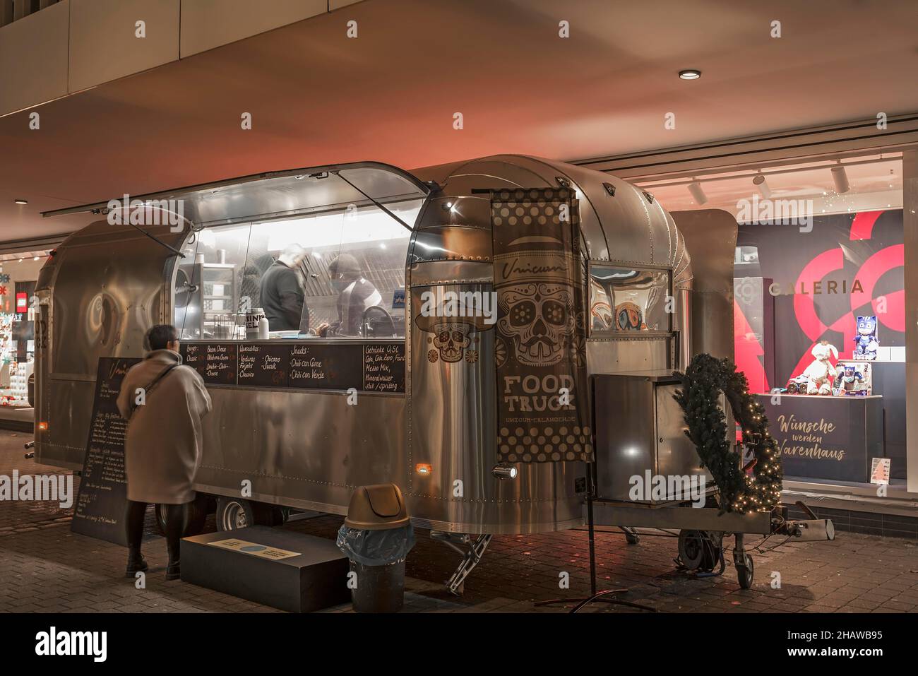 Camion alimentare nella zona pedonale, Erlangen, Medio Franconia, Baviera, Germania Foto Stock