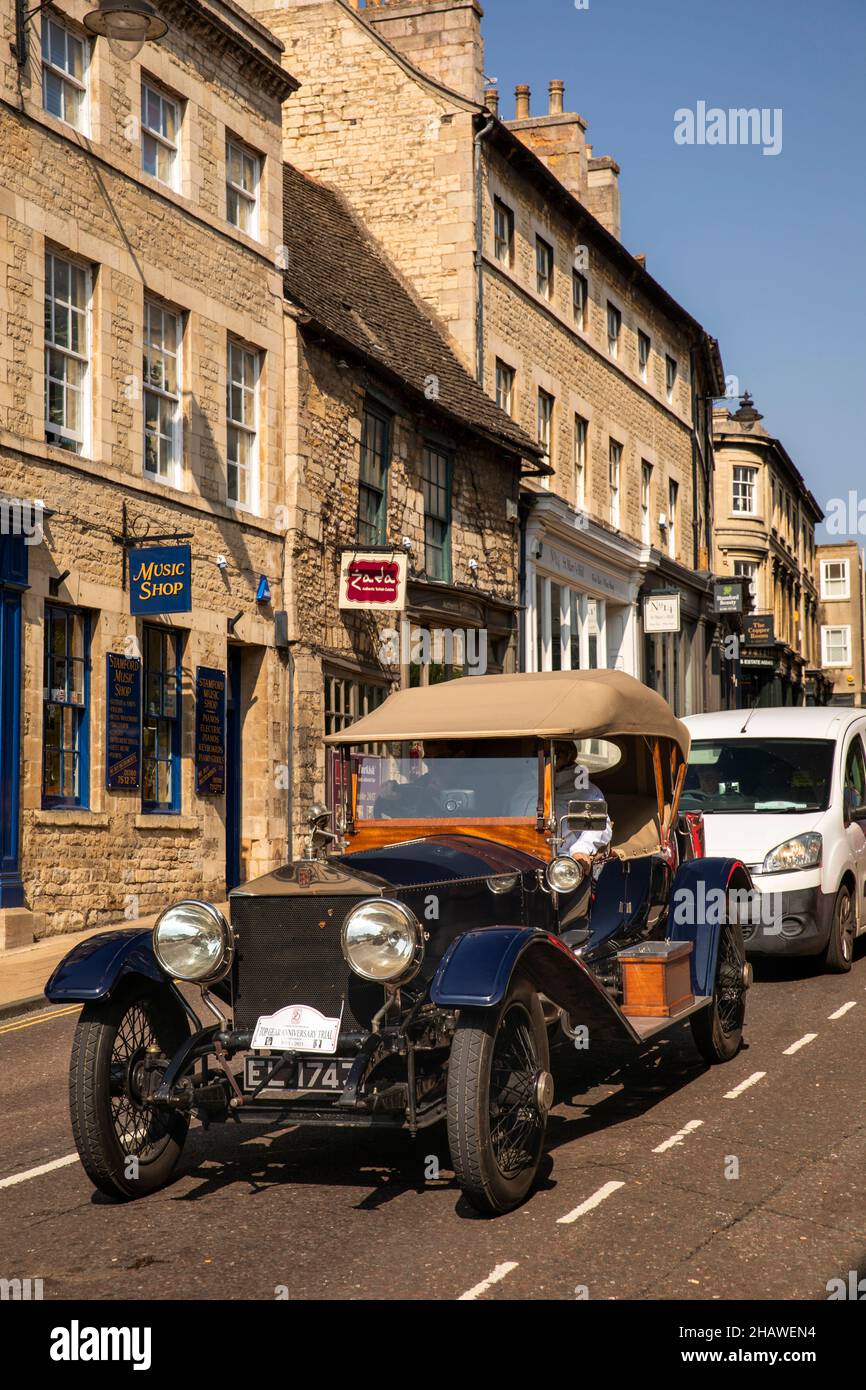 Regno Unito, Inghilterra, Lincolnshire Stamford, St Mary’s Hill, Rolls Royce convertibile a 2 posti d’epoca Foto Stock