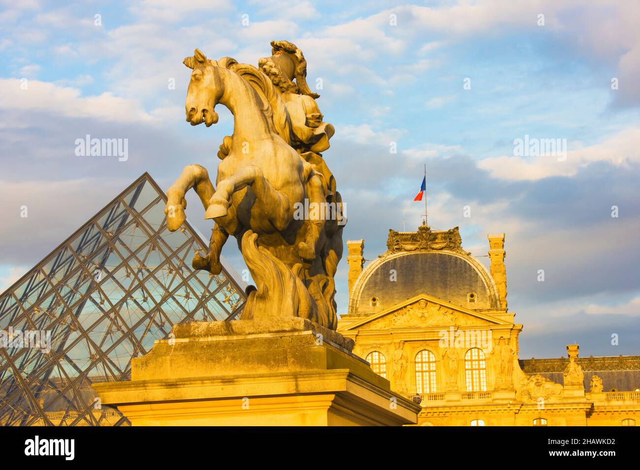 Palazzo del Louvre e del Museo, Parigi, Francia Foto Stock