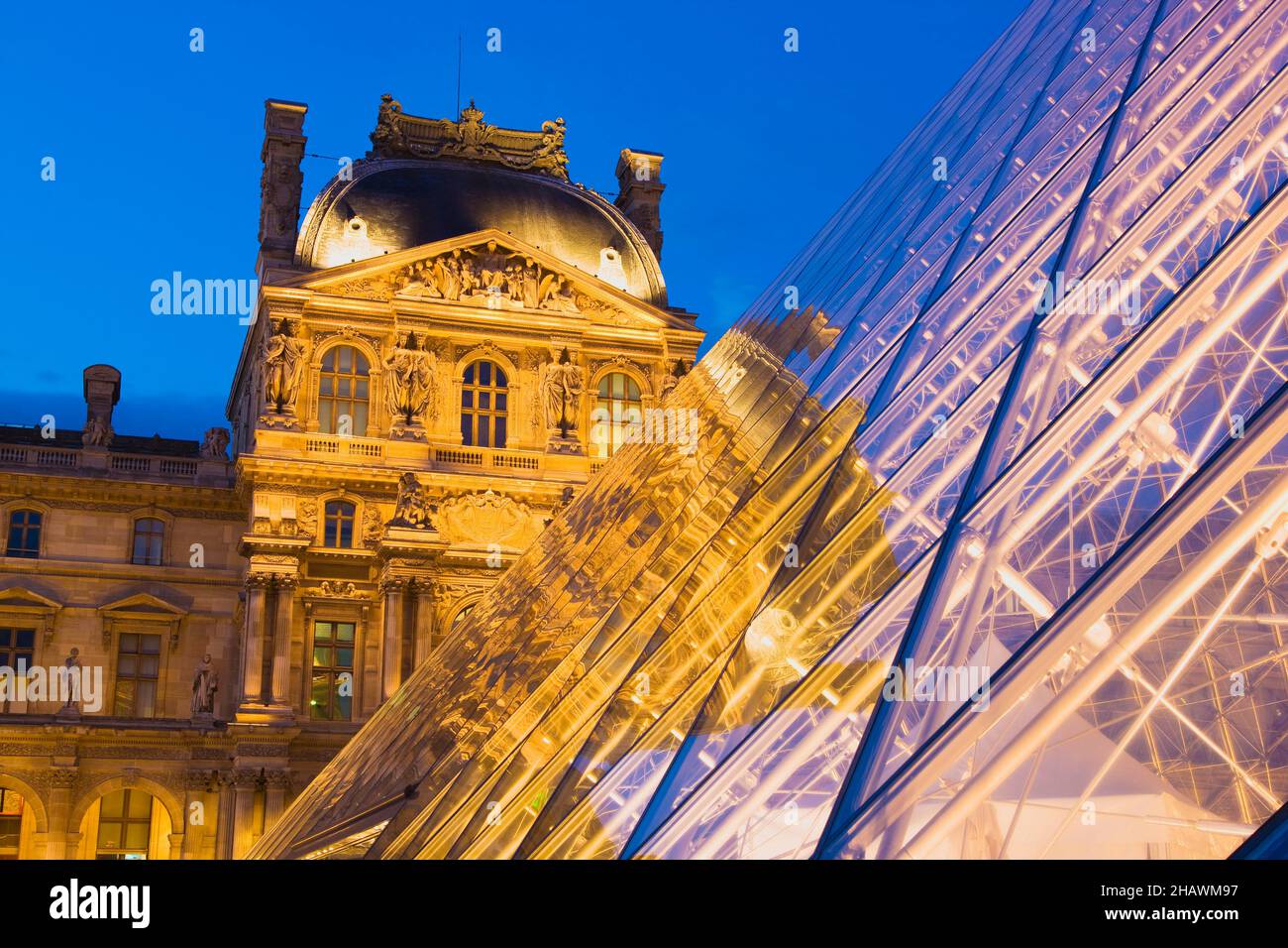 Palazzo del Louvre e del Museo, Parigi, Francia Foto Stock