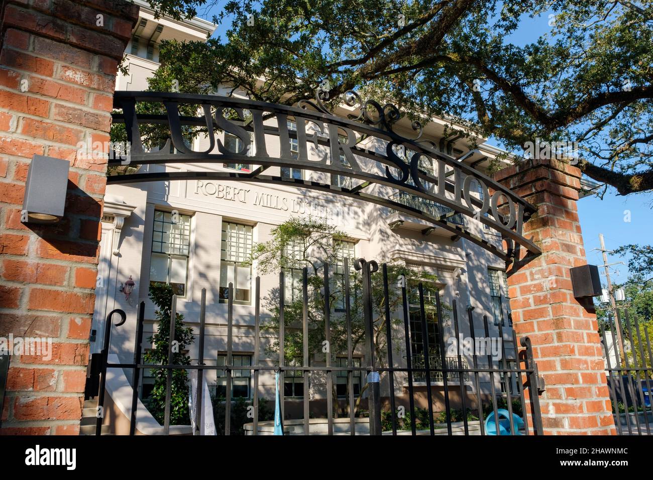 NEW ORLEANS, LA, Stati Uniti d'America - 9 SETTEMBRE 2021: Davanti alla scuola di Charter di Lusher su Willow Street Foto Stock