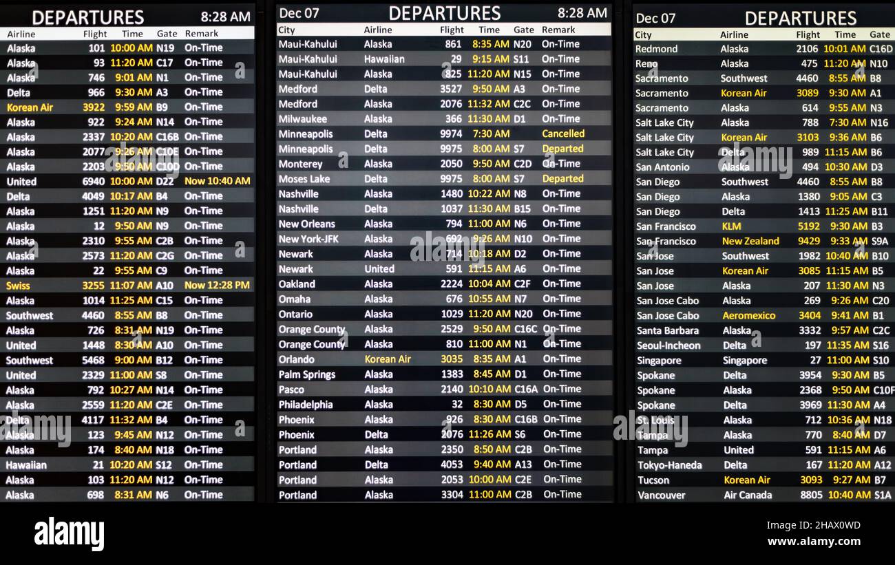 SeaTac, WA, USA - 07 dicembre 2021; imbarco digitale all'Aeroporto Internazionale di Seattle Tacoma. I voli da SeaTac sono per lo più puntuali Foto Stock
