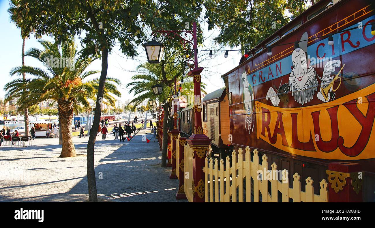 Circo nei giardini di Moll de la Fusta a Barcellona, Catalunya, Spagna, Europa Foto Stock