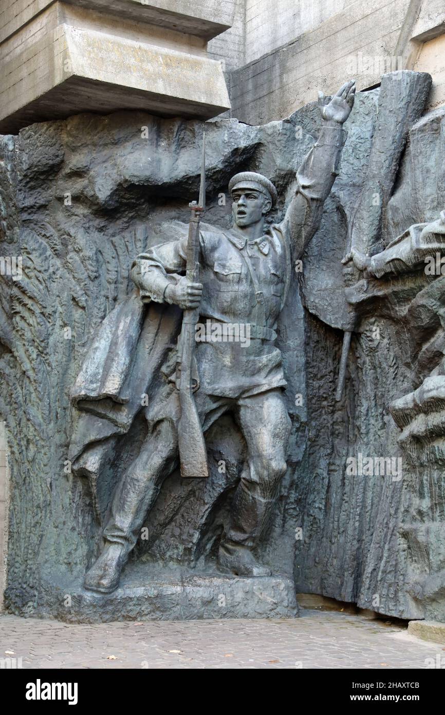 Soldato sovietico al vicolo delle Città dell'Eroe monumento a Kyiv Foto Stock