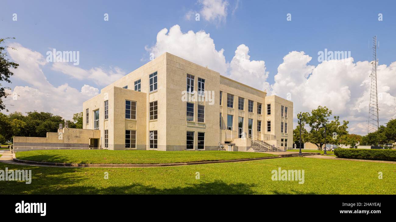 Anahuac, Texas, USA - 19 settembre 2021: Il tribunale della contea di Chambers Foto Stock