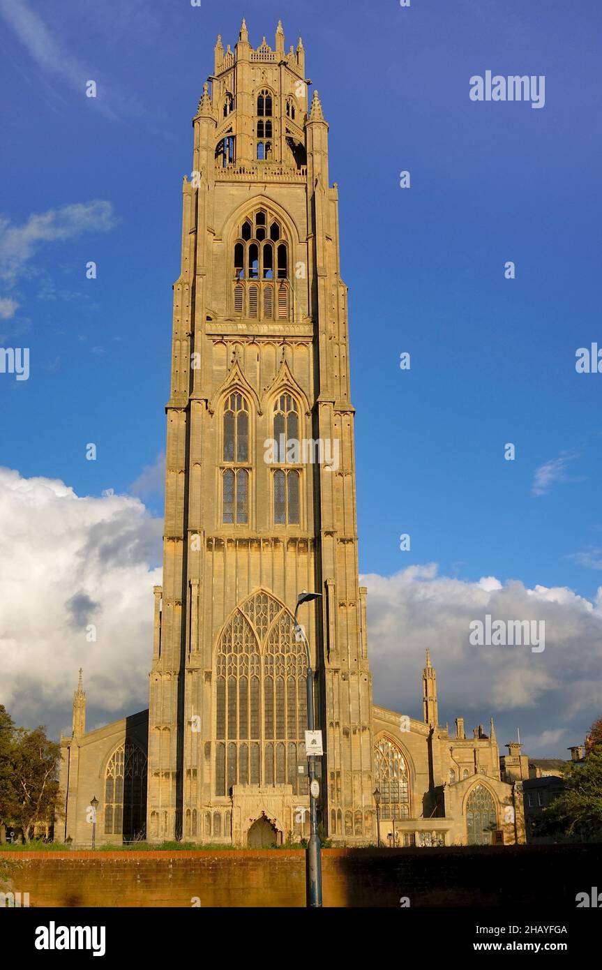 La torre della chiesa di St. Botolph, nota come "The Stump", in una giornata di sole d'autunno. Boston, Lincolnshire Foto Stock