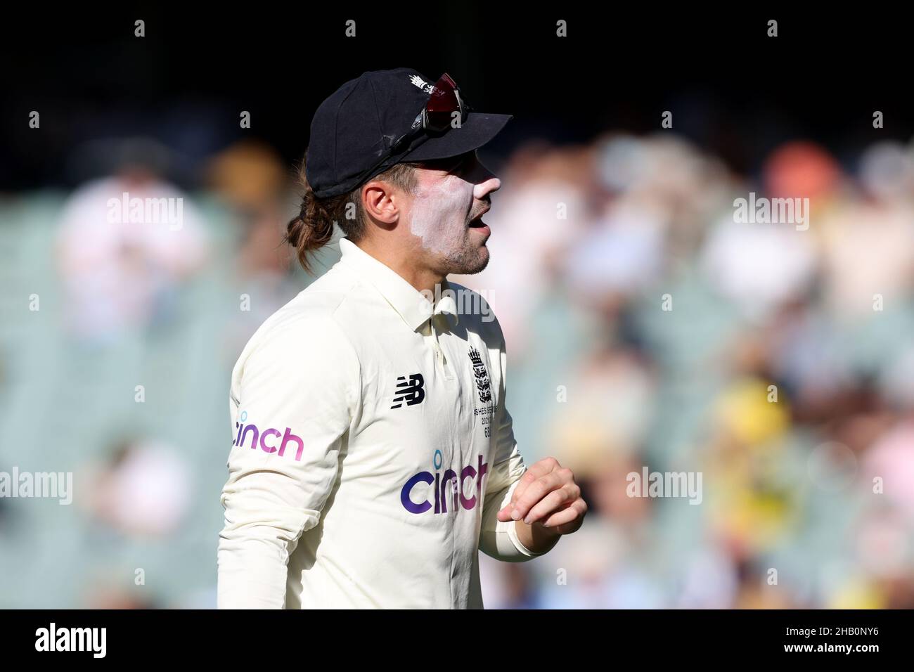 Adelaide, Australia. 16th Dic 2021. Rory Burns of England durante il secondo Test Match nella serie Ashes tra Australia e Inghilterra. Credit: Peter Mundy/Speed Media/Alamy Live News Foto Stock