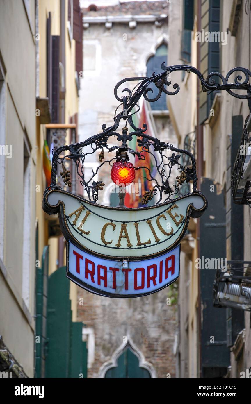 Al Calice Trattoria cartello ristorante su Canal, Venezia, Veneto, Italia Foto Stock