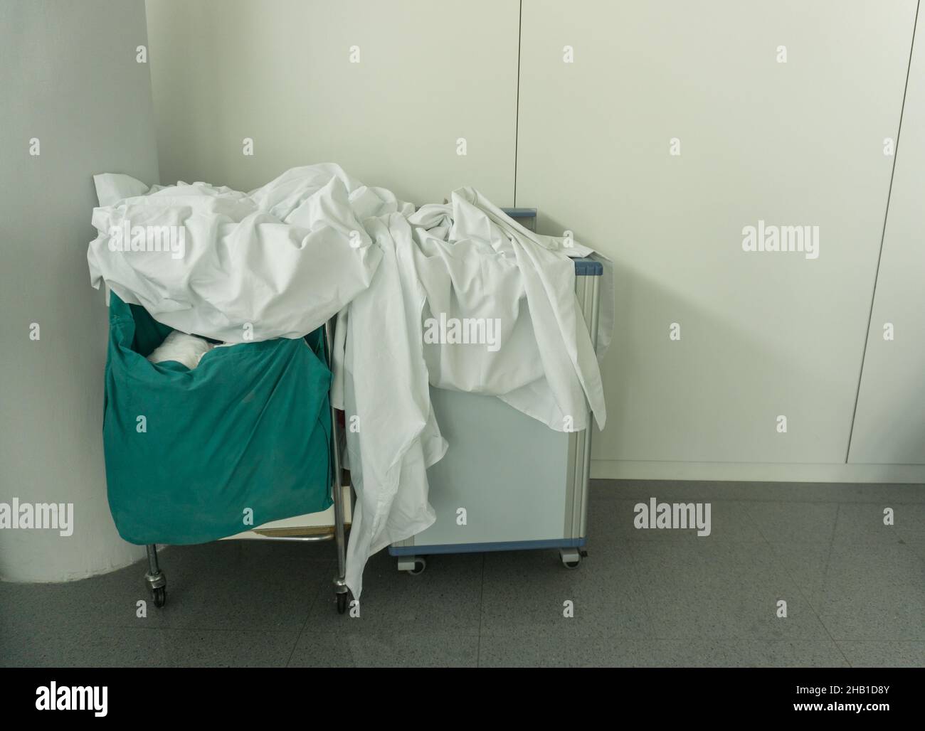 mucchio di vestiti sporchi Foto Stock